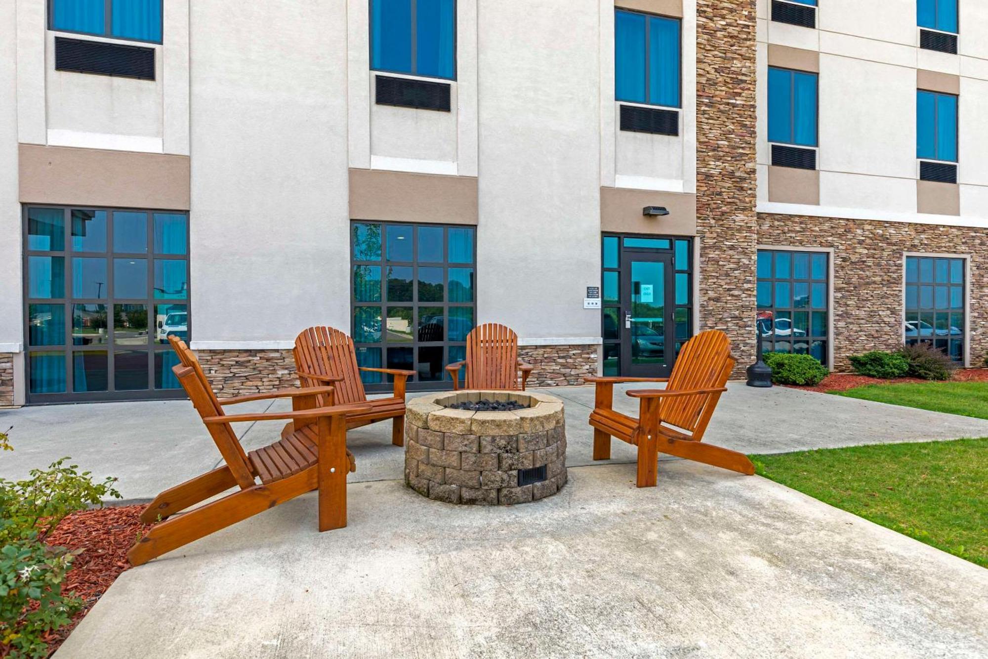 Comfort Inn & Suites East Ellijay Bagian luar foto